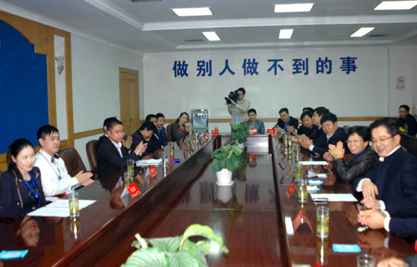 溧阳市青商会会员来8188cc威尼斯旅行、座谈