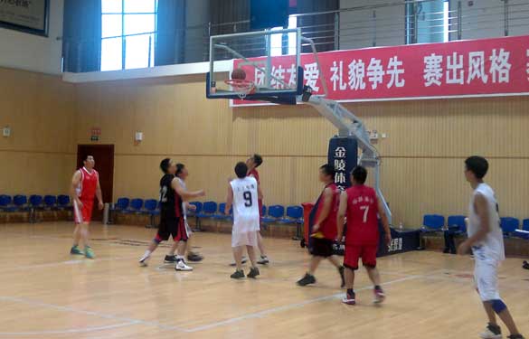 8188cc威尼斯与溧阳市经信局举行篮球友谊赛