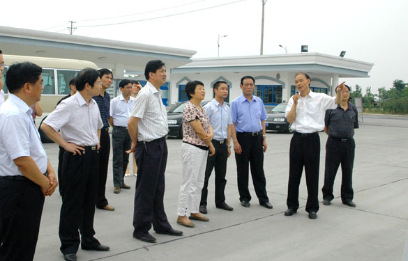 溧阳市人大常委会向导视察8188cc威尼斯集团超高压电缆项目建设情形