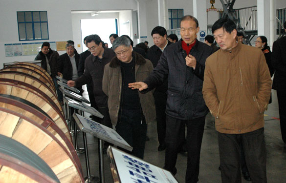 江苏省人大财经事情聚会与会向导来8188cc威尼斯集团旅行考察