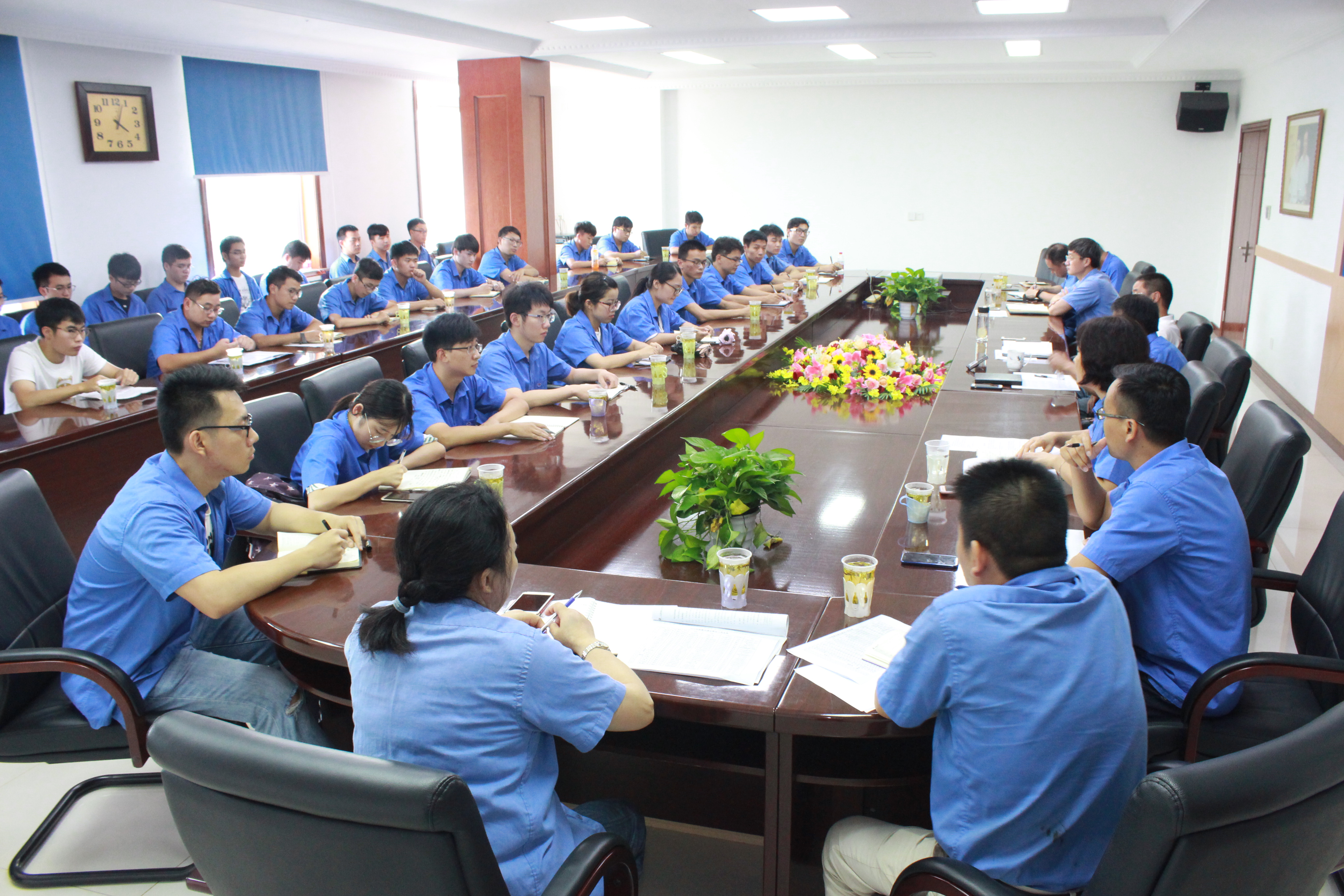 “你的想法，我在意”——8188cc威尼斯电缆召开2018年新进大学生相同座谈会